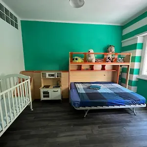 Nathan House, Due Appartamento Roma